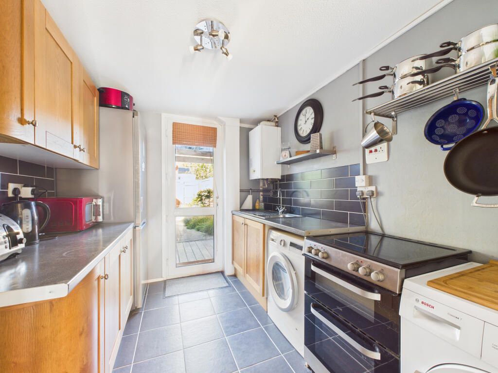 CAM02909G0-PR0494-STILL005