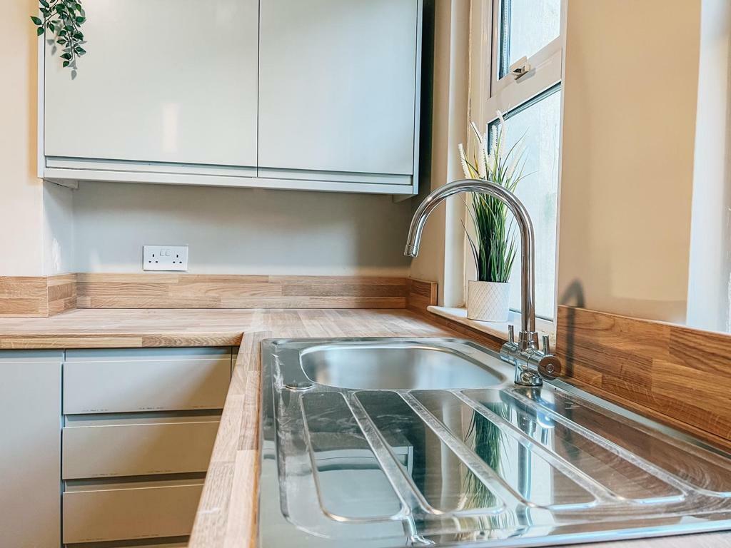 Kitchen Photos (2).JPG