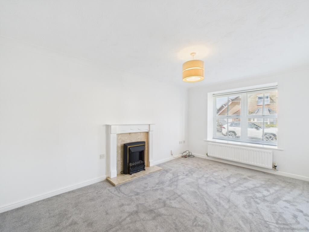 CAM01909G0-PR0306-STILL007