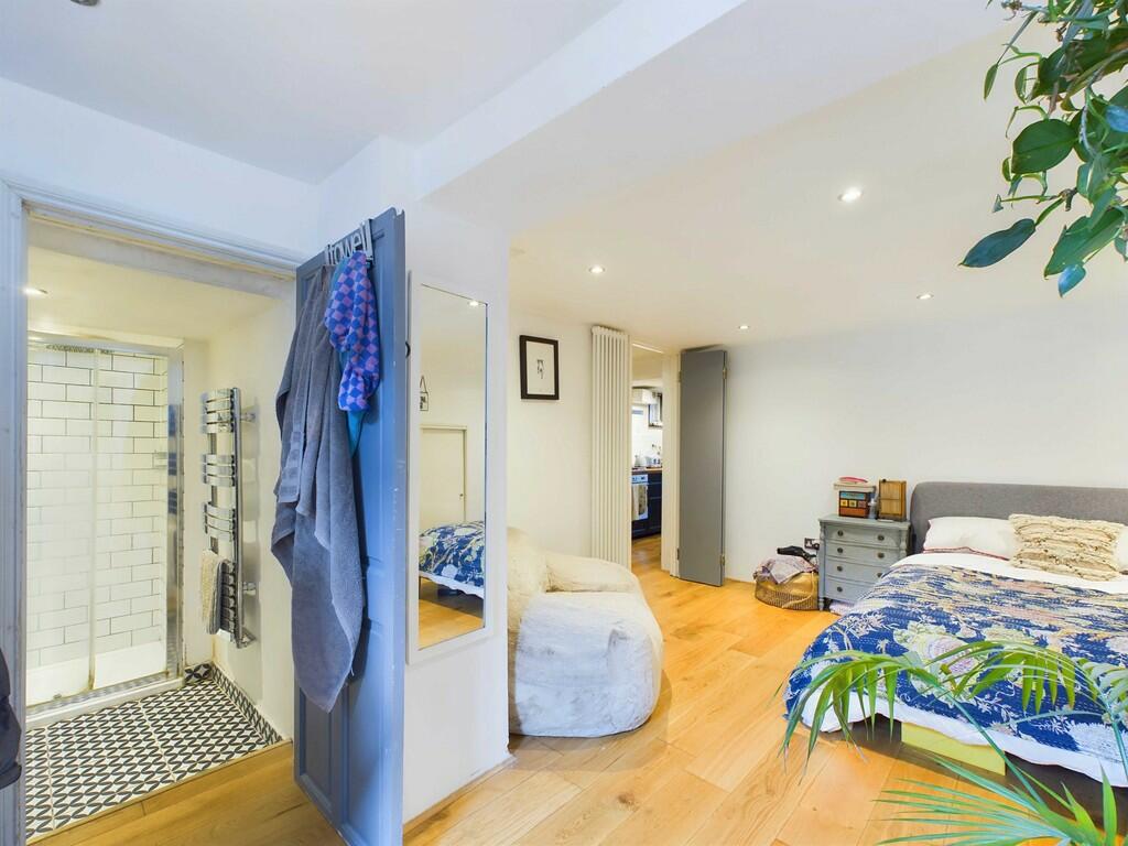 CAM03741G0-PR0040...