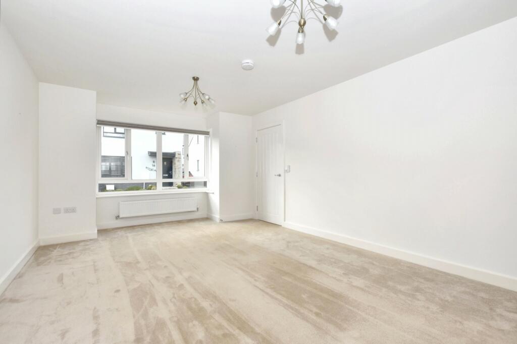 Reception/Bedroom