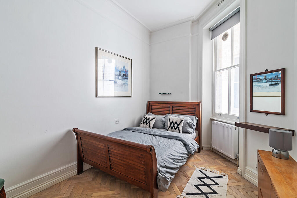 Hyde_Park_Mansion...