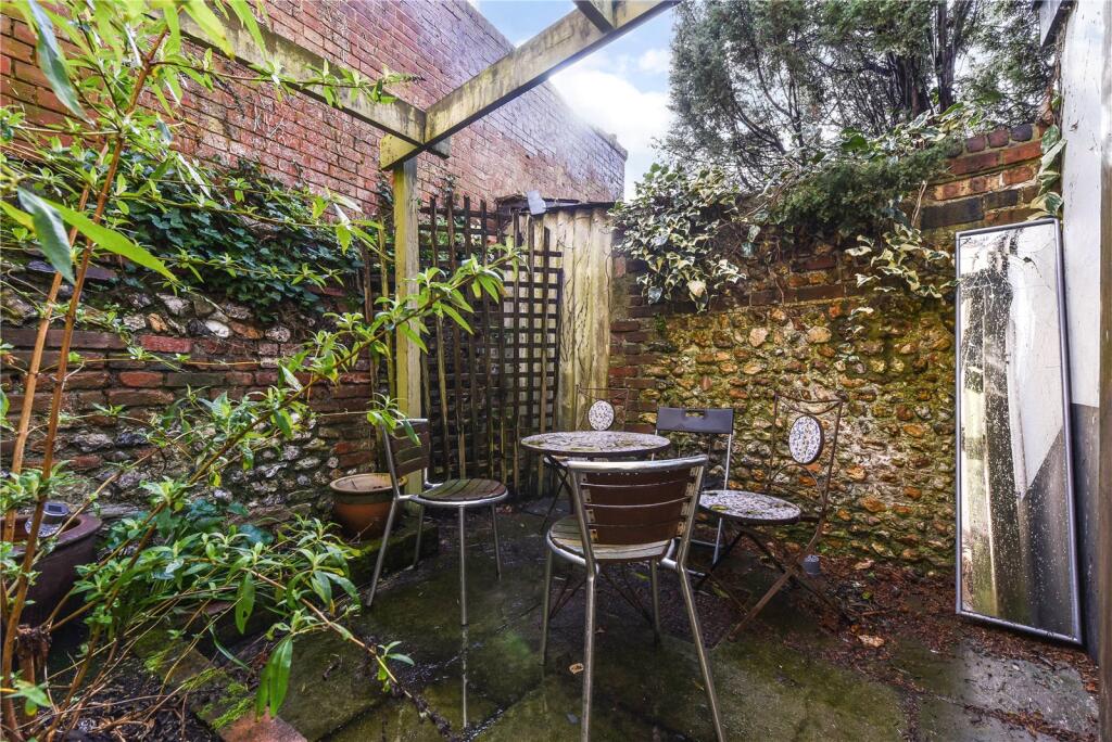Courtyard Garden