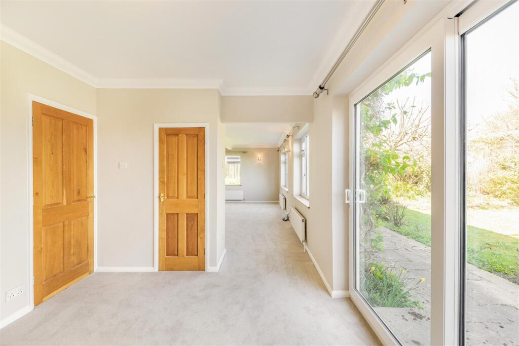 8548986-interior14.j