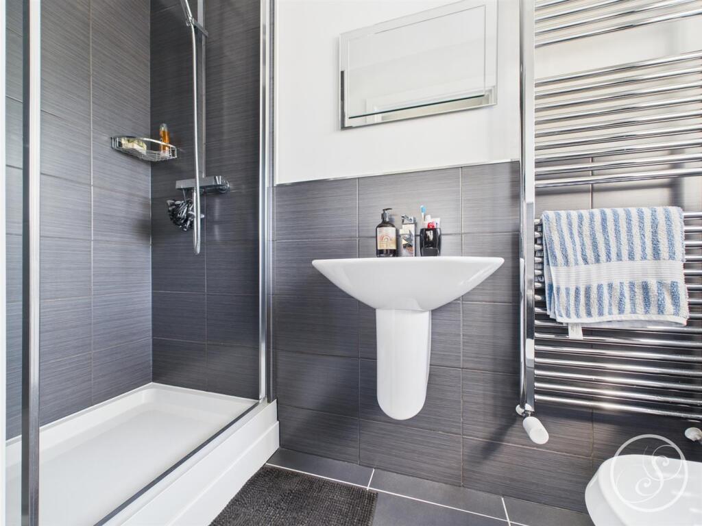 ENSUITE SHOWER ROOM