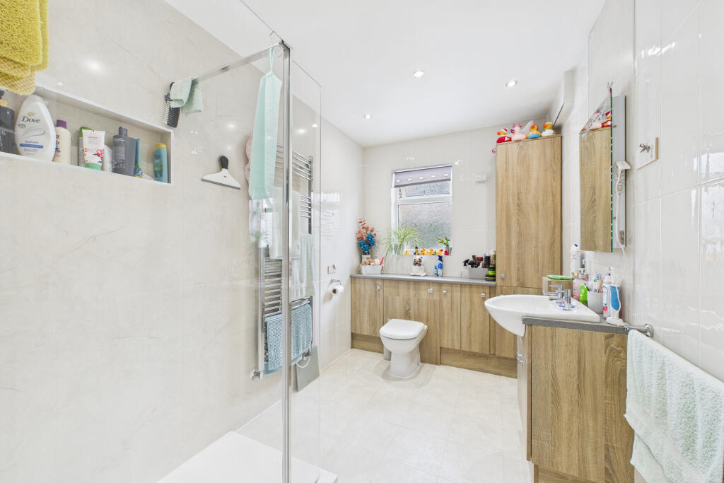 CAM05449G0-PR0027-STILL003