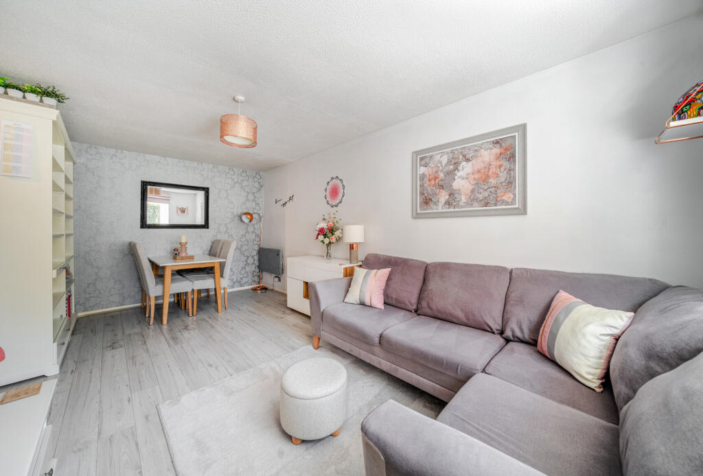 16-682346d29effe-...