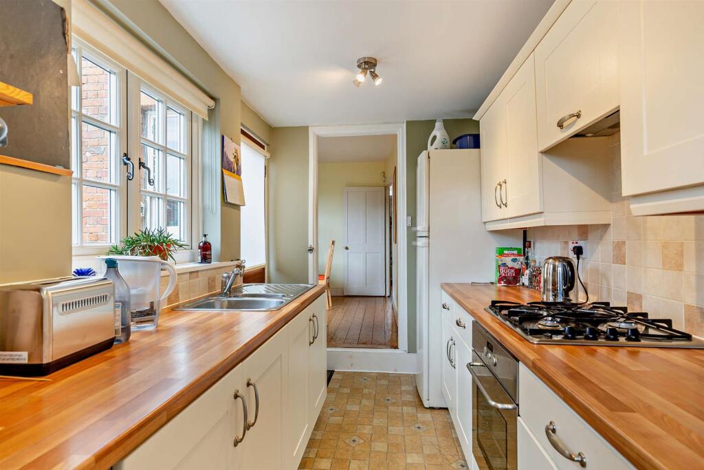 8661212-interior03-800.jpg