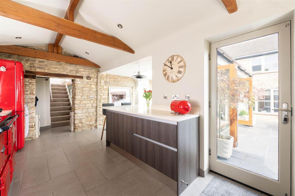 Kitchen/ Family Room