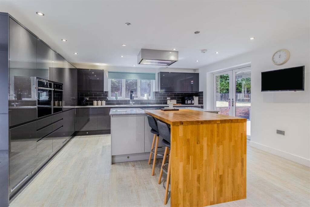 8646070-interior20.jpg