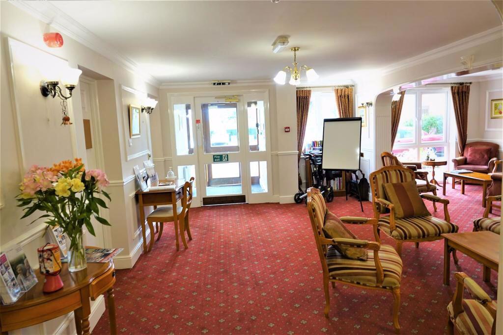 COMMUNAL LOUNGE