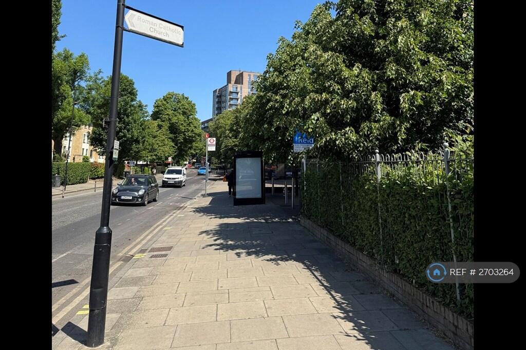 Bus Stop Near Amwell Court