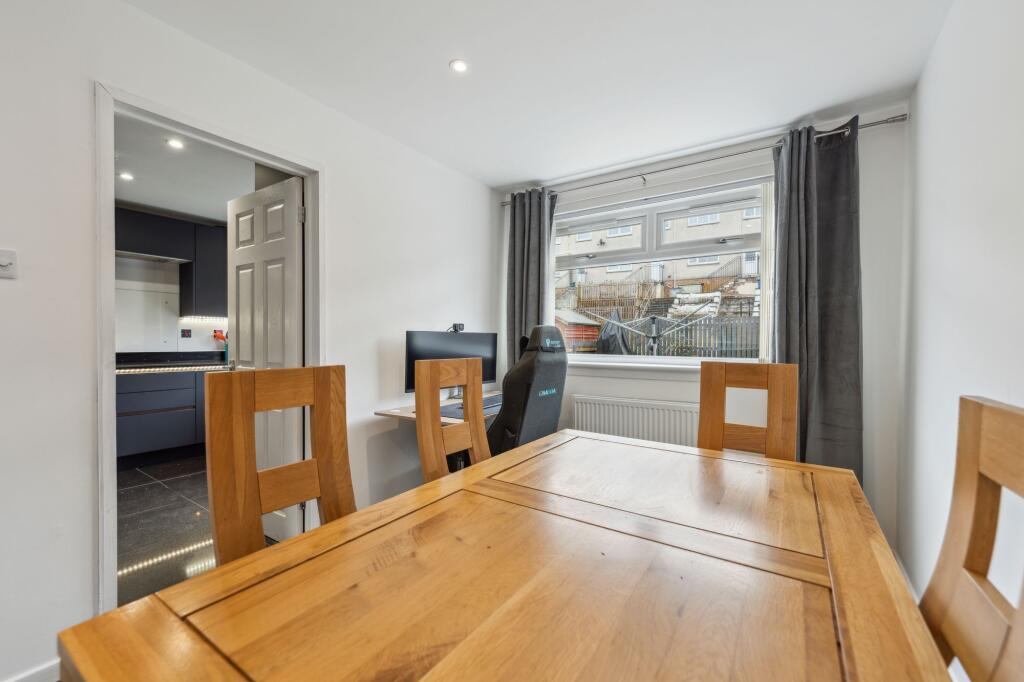 Lounge/Dining