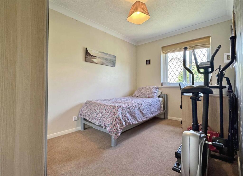 Bedroom 4.jpg