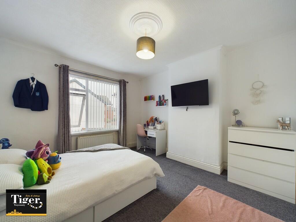 CAM02176G0-PR0337...