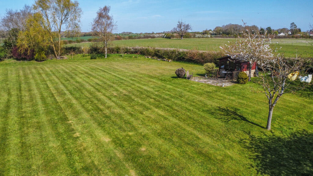 dji_fly_20250408_114446_221_1744109358708_photo_op