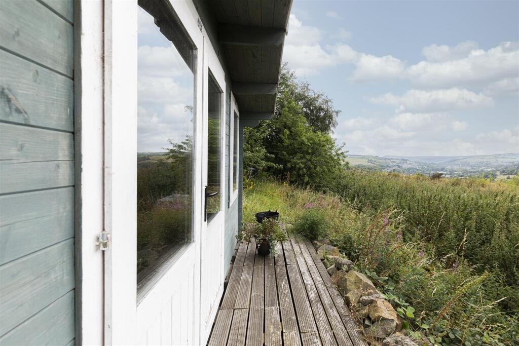 Bramleys Estate Agents - High Crest - Linthwaite (