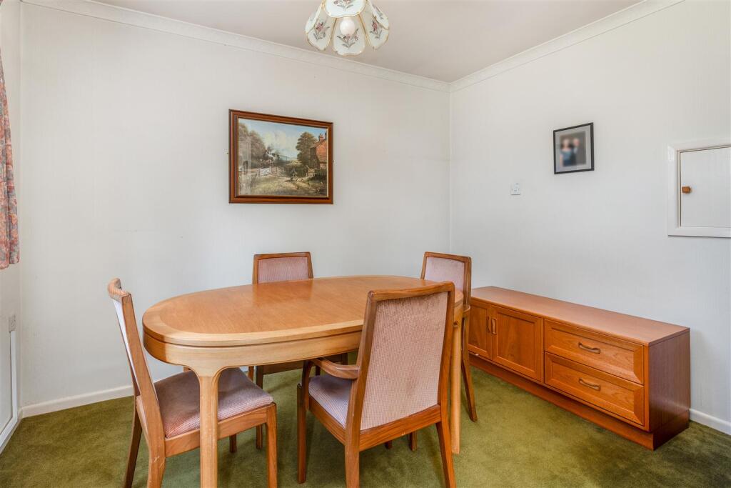 7 Deene Close, Adderbury-8.jpg