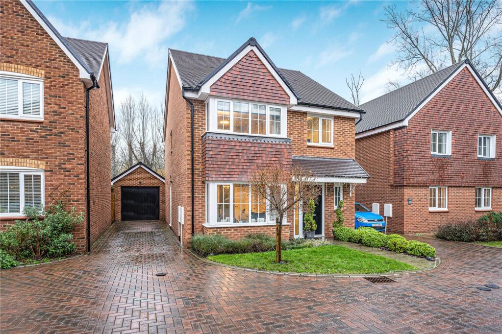 Compass Rose Road, Ash Green, Surrey, GU12