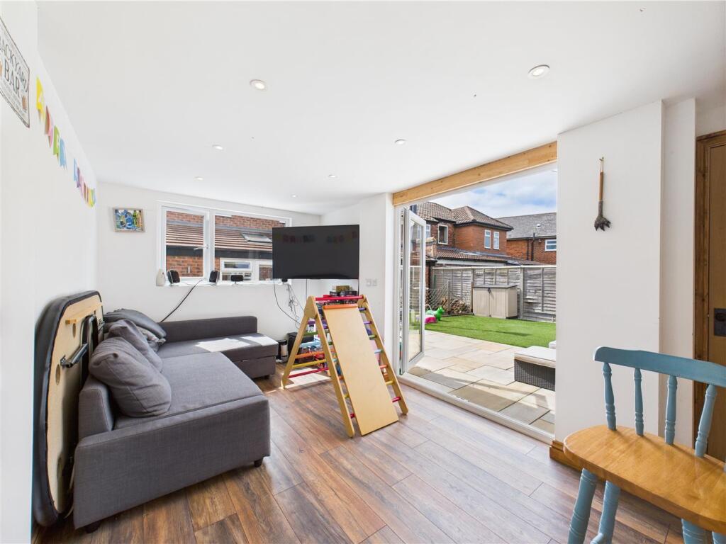 Garden Bar / Summerhouse