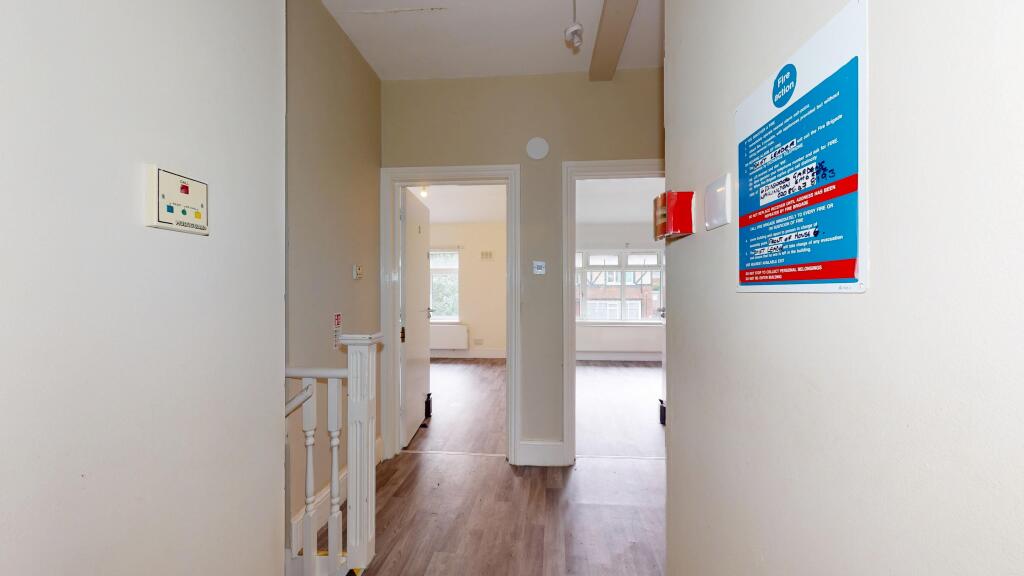 4 &amp; 6 Rosswood Gardens, Wallington SM6 8QZ
