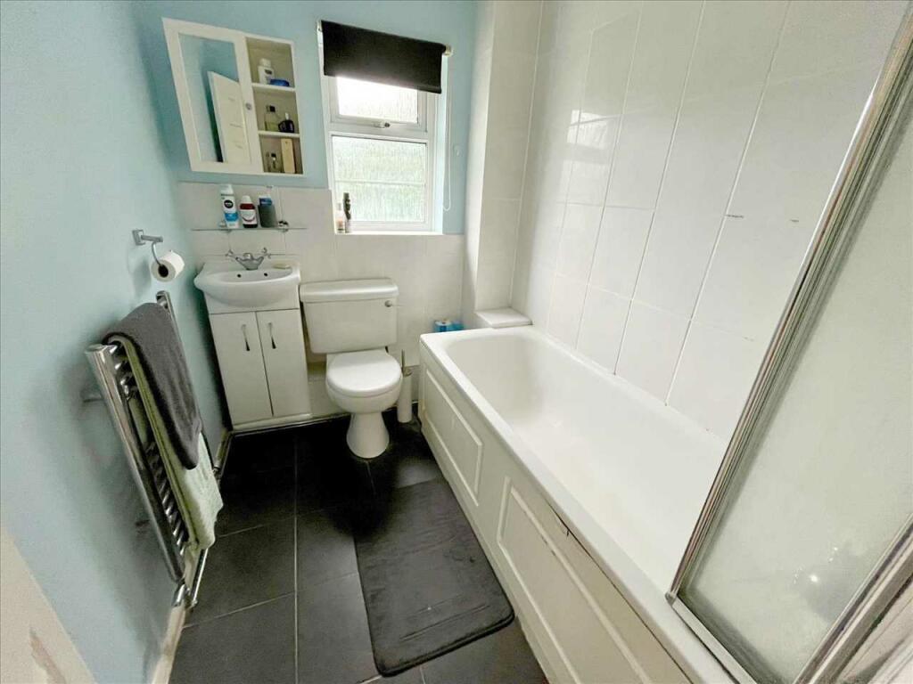 BATHROOM/WC