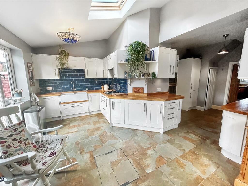 Kitchen/family room