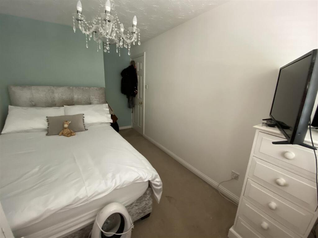 Bedroom no.2 front double: