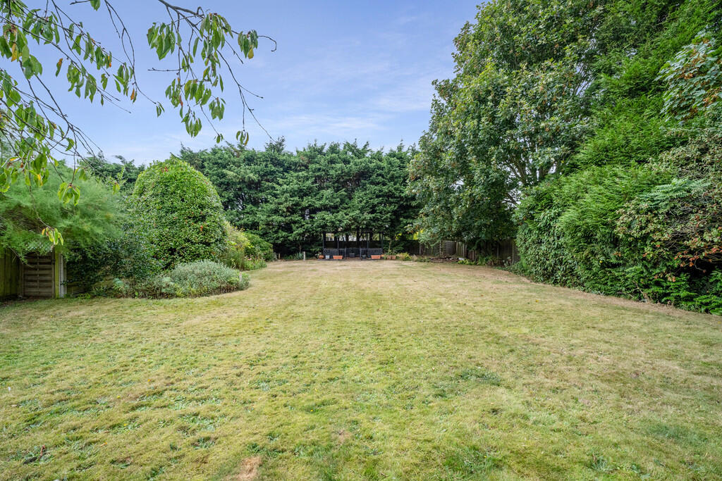 102 Woodbridge Ro...