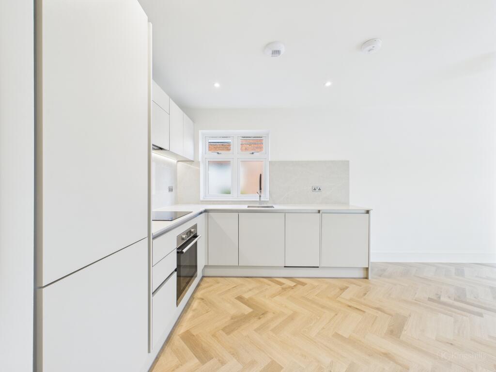 CAM02119G0-PR0434-STILL014