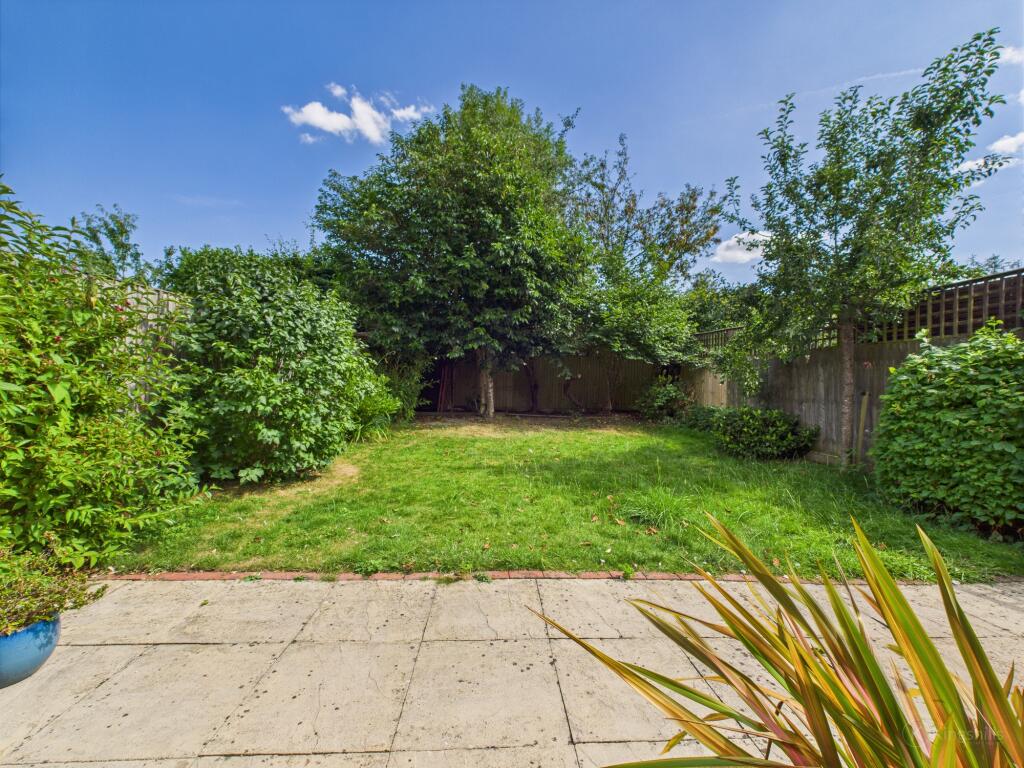 CAM02136G0-PR0446-STILL008