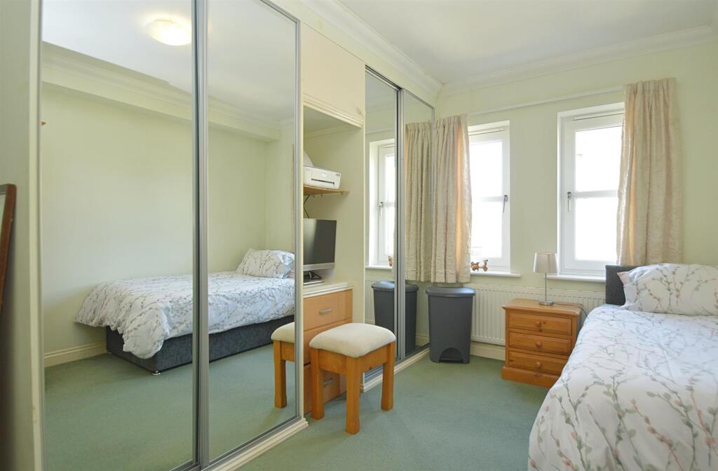 resizedBed1b.jpg