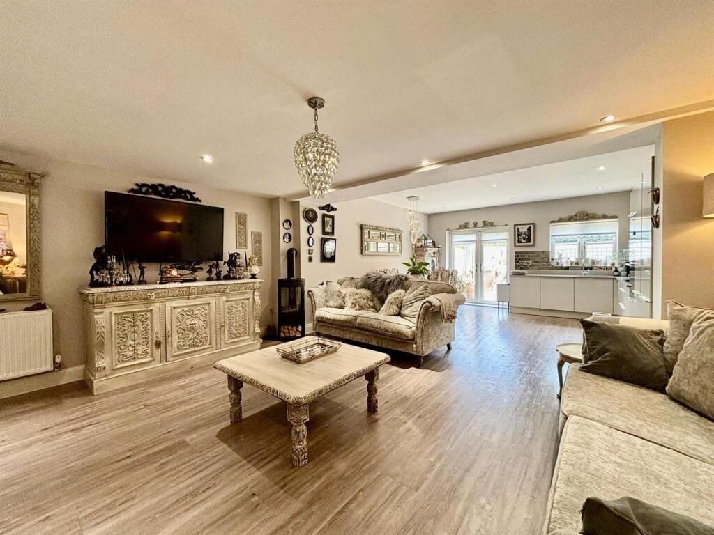 WhatsApp Image 2025-06-17 at 11.51.47_9d49f8d2.jpg