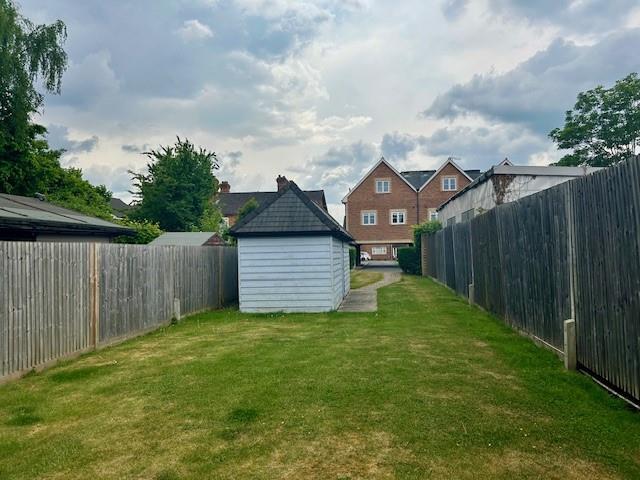 3 Langdon Court garden and shed.jpg