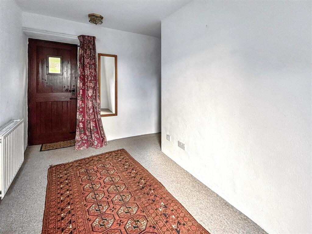 Hallway.jpeg