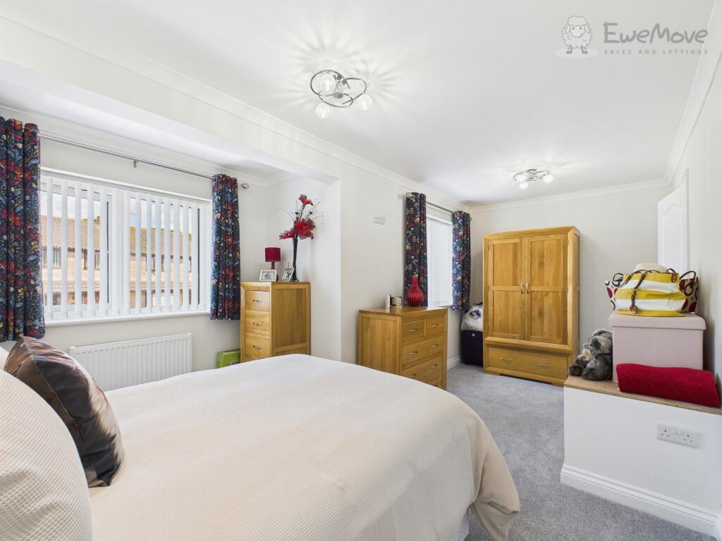 CAM03640G0-PR0054-STILL033