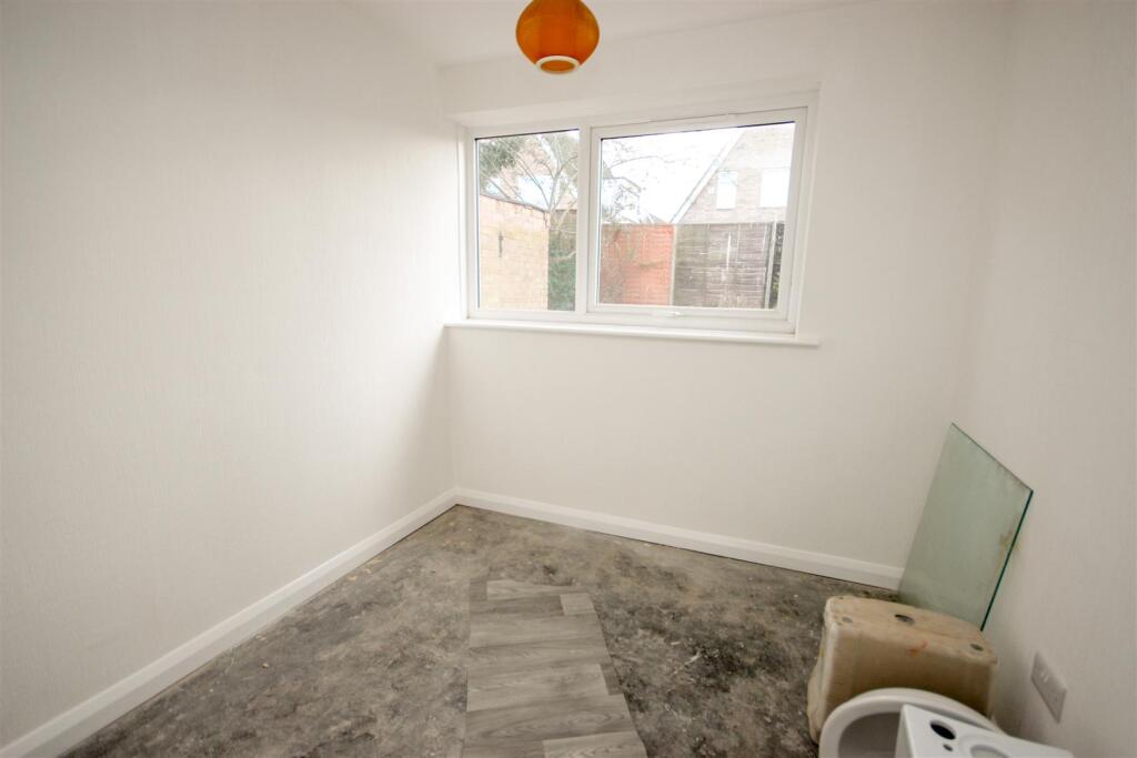 Bedroom Three Office.jpg