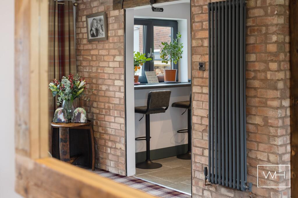 2 Colchester Court, 