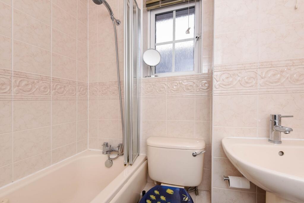 Bathroom House in Ny
