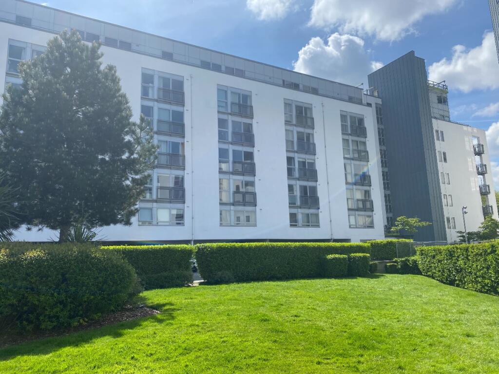 Vie Building &amp; Garden