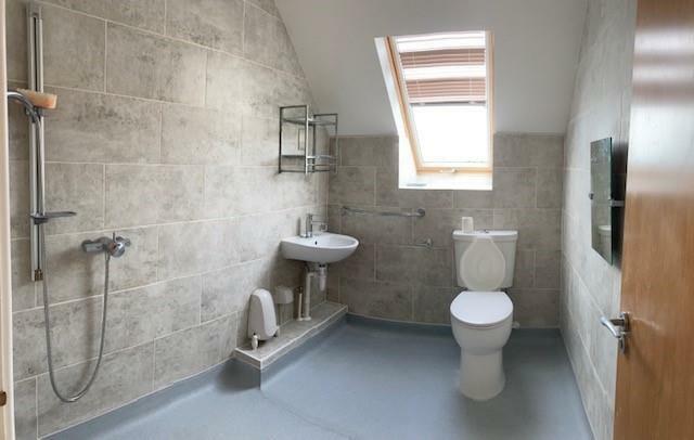 en suite wet room.jpg