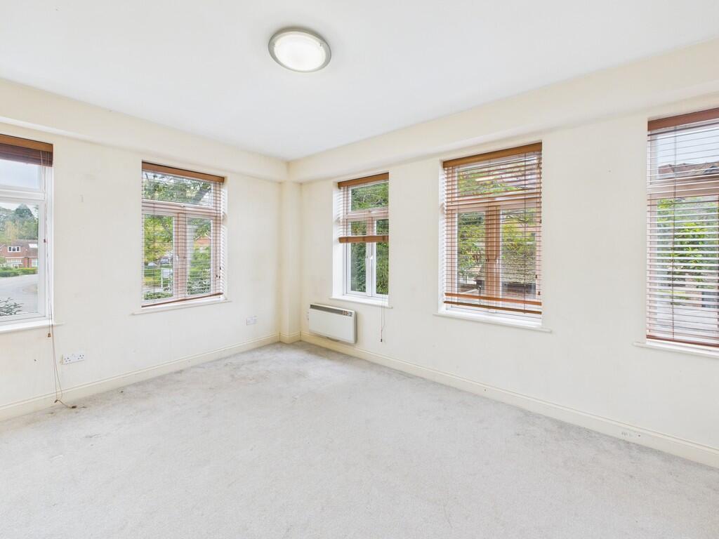 CAM04018G0-PR0381...