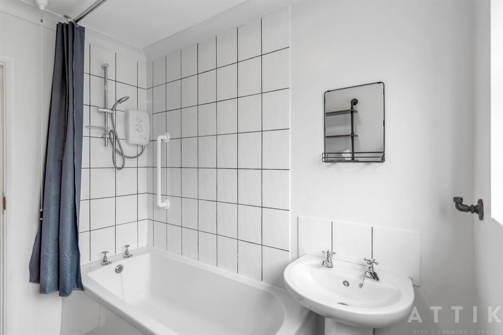 2 Meadow Farm Cottages Broadway Halesworth IP19 8Q