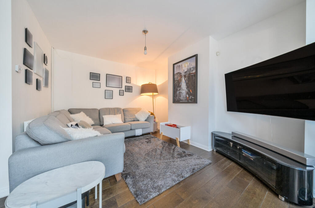 1372316-22-690b47...