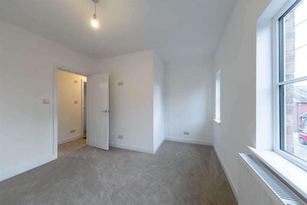 2 Coronation Terrace-026.jpg