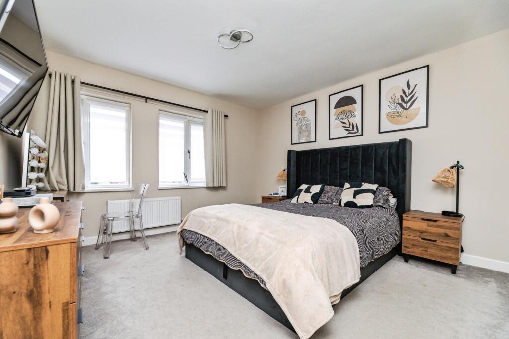pbox-bedroom-335716.jpg