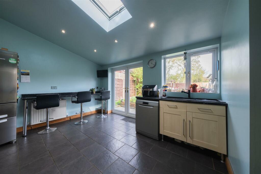 2 Emmett Street-001.jpg