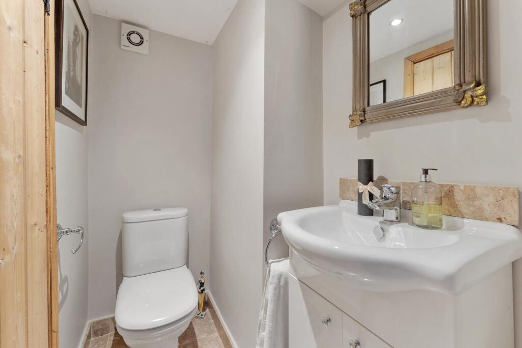 Laburnum Cottage-19.jpg