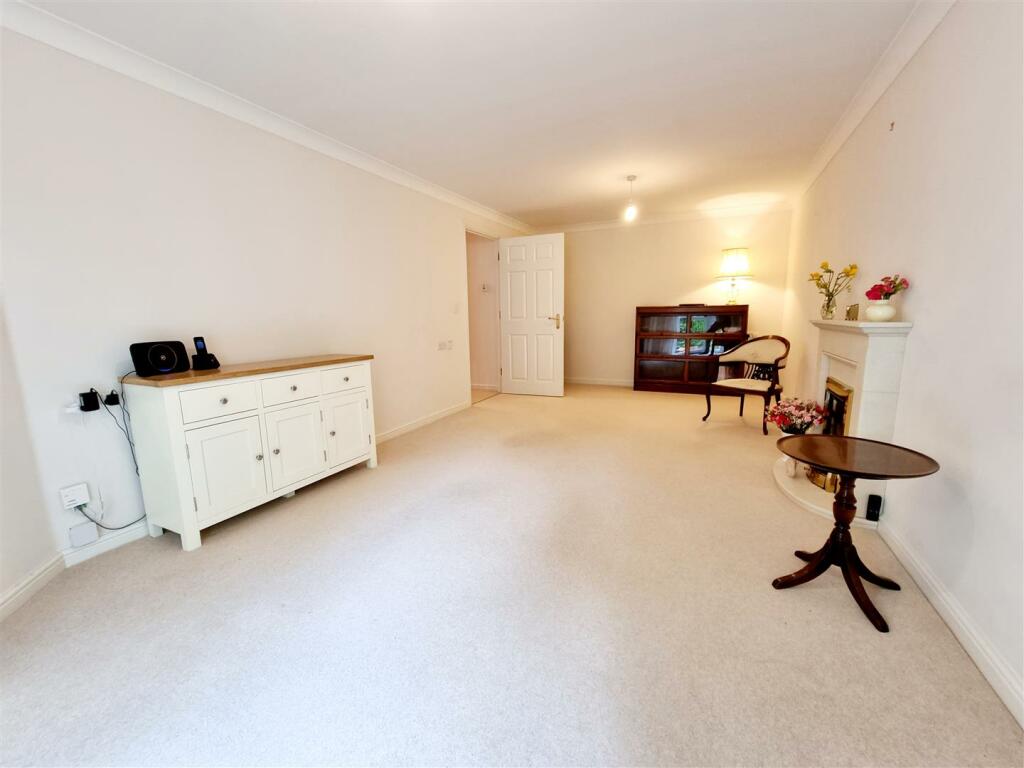 Sitting Room.jpg
