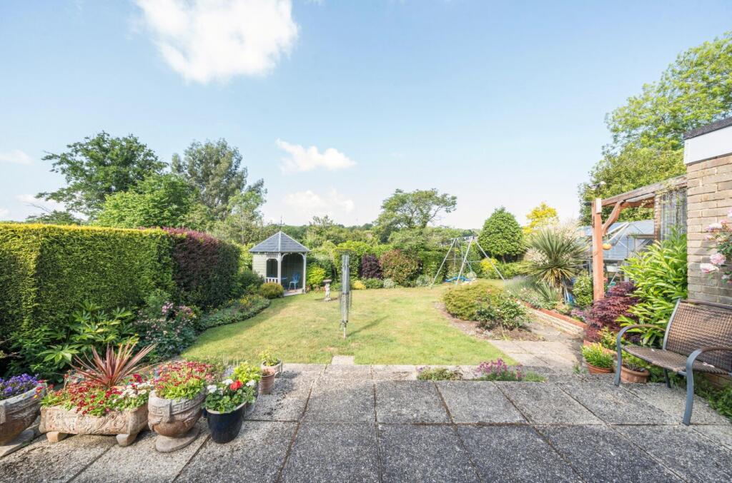 1298544-52-683046...